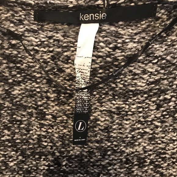 Sweater vest with Aztec detailing - Picture 6 of 7